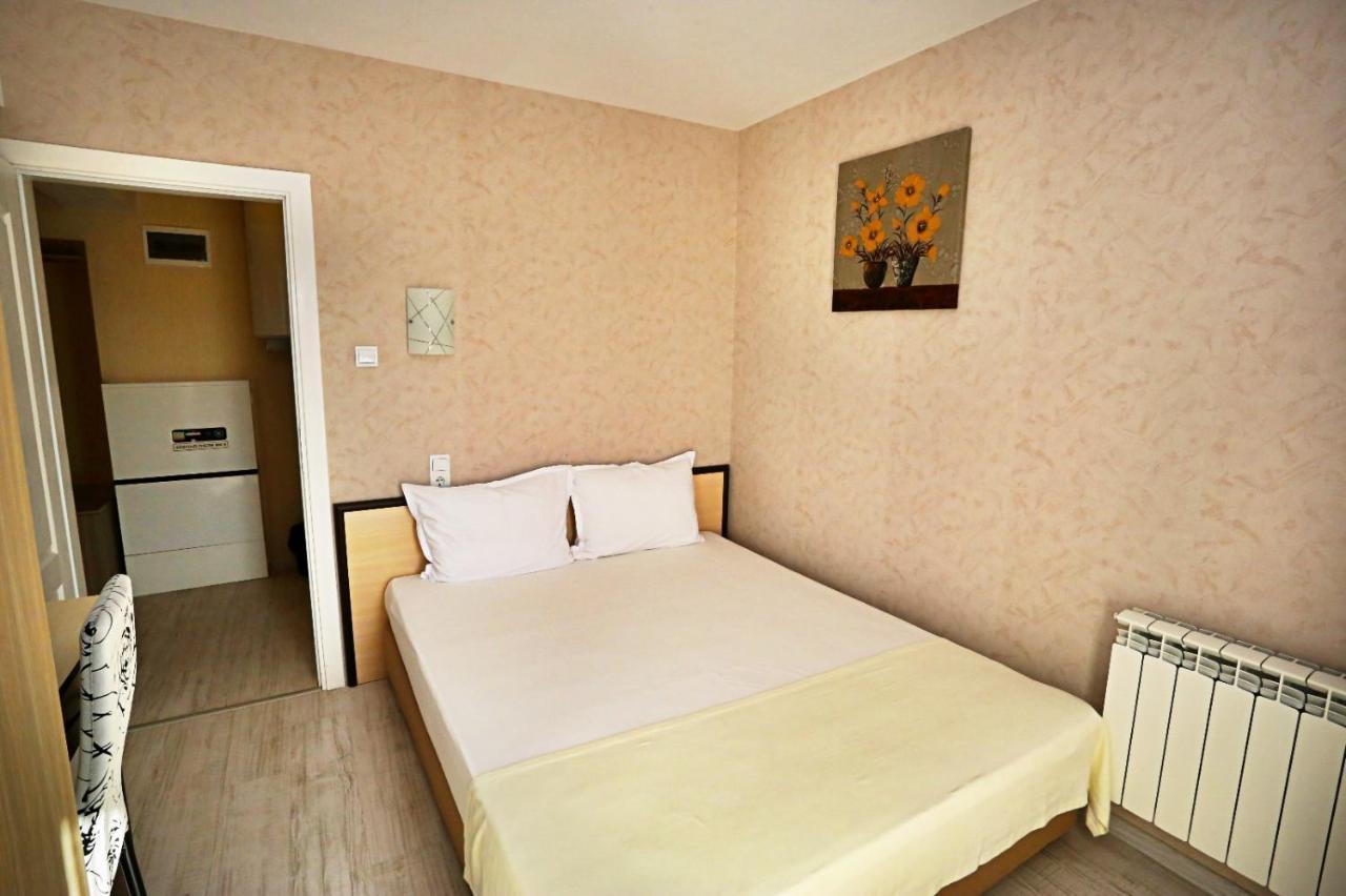 Apart Hotel Central Momchilgrad Exterior foto